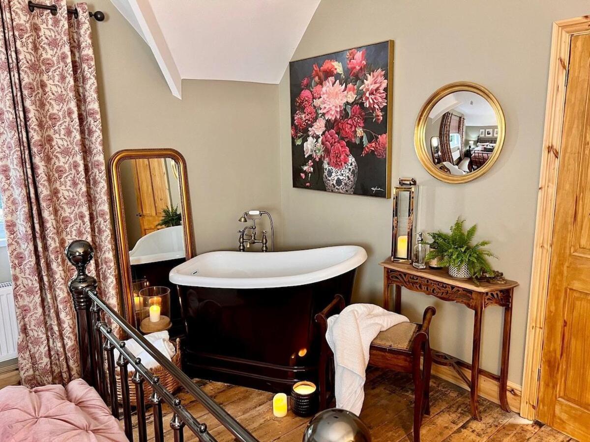 6 - Central Location - Entire House - Free Parking マーサー・ティドビル エクステリア 写真