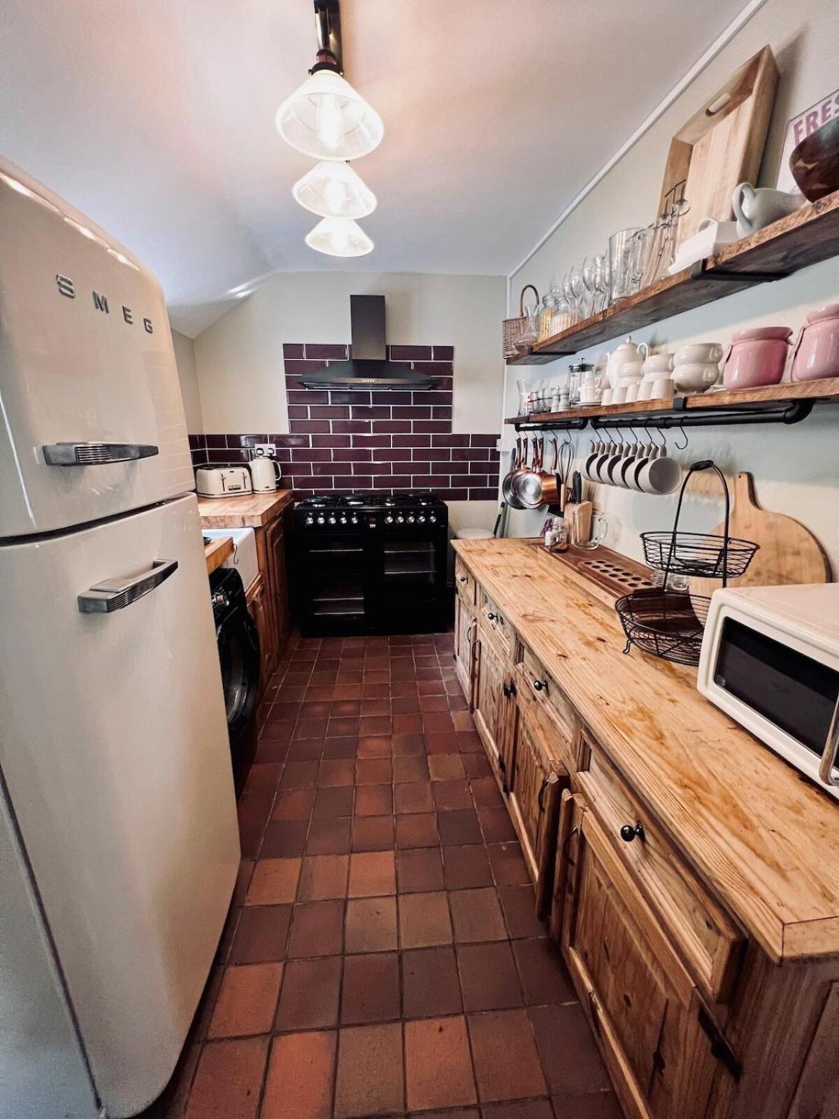 6 - Central Location - Entire House - Free Parking マーサー・ティドビル エクステリア 写真